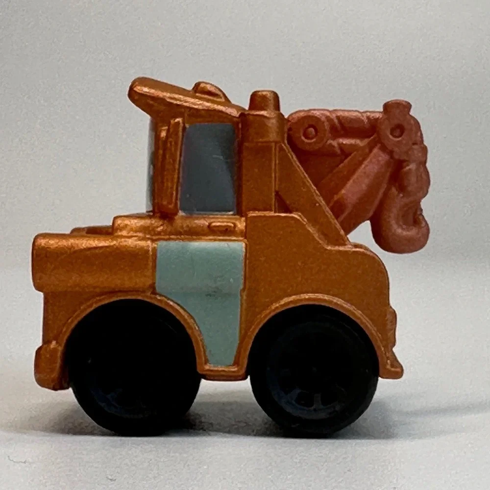 Disney Doorables Pixar CARS Lightning McQueen Mater Sally Doc Hudson Series 9